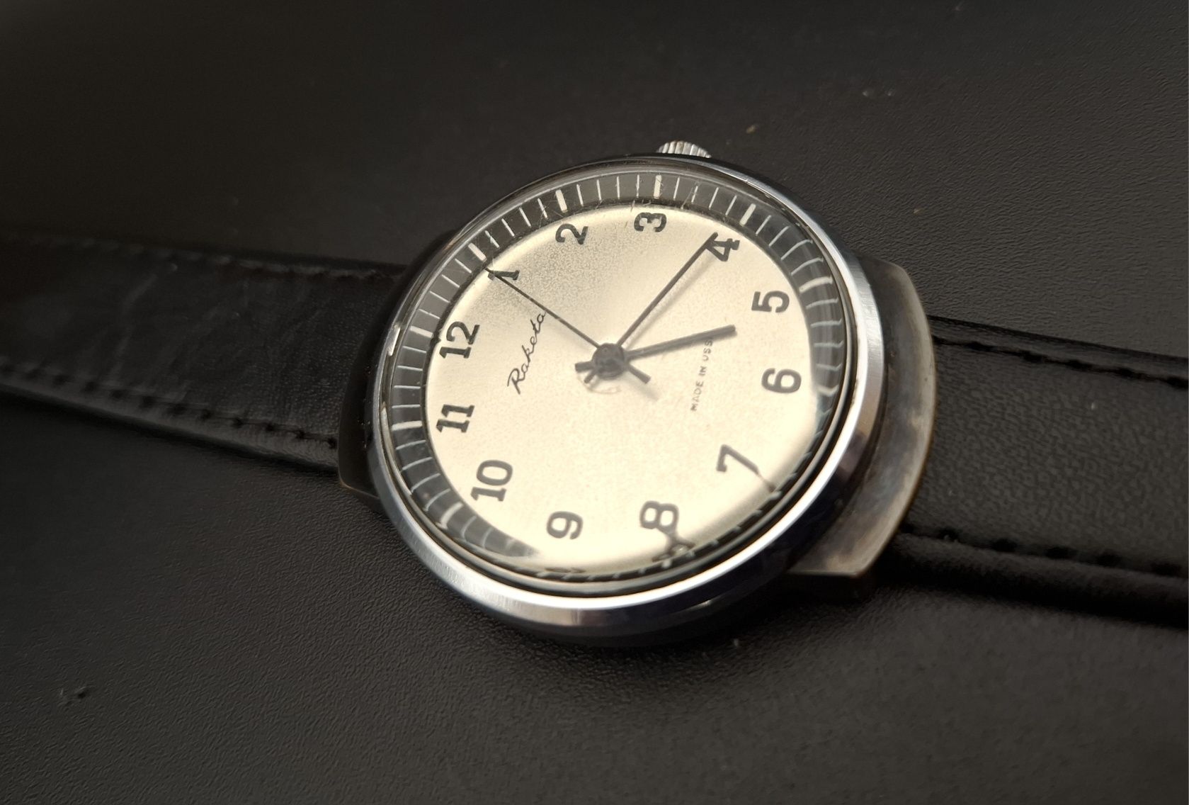 Ceas mecanic Raketa
