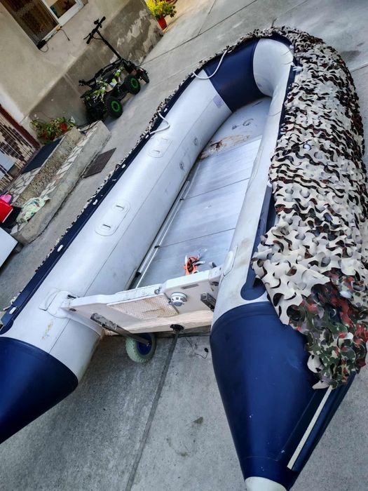 Vând barca gonflabila cu chilă podina aluminiu 3.60