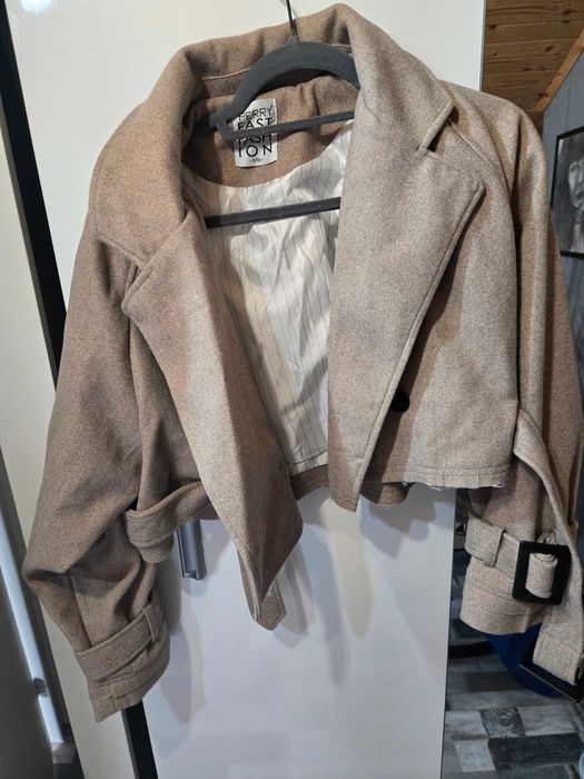 Модерно късо палто