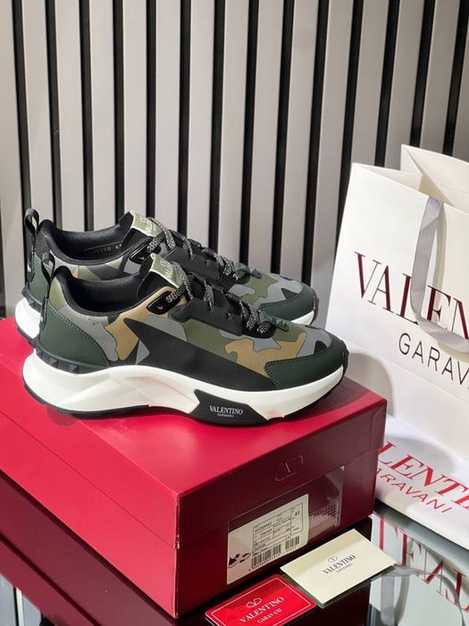 incaltaminte adidasi unisex Valentino