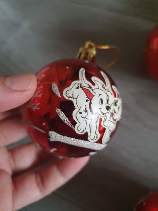 Globuri pictate manual