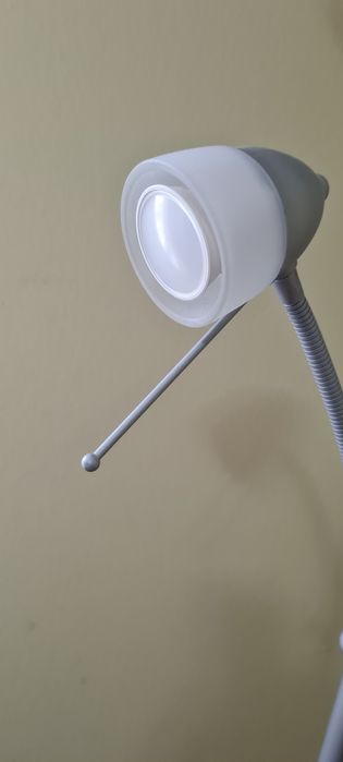 Lampa cu picior și termostat pentru lumina