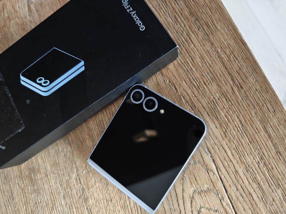 Samsung Z Flip 6 12gbRam 256gb