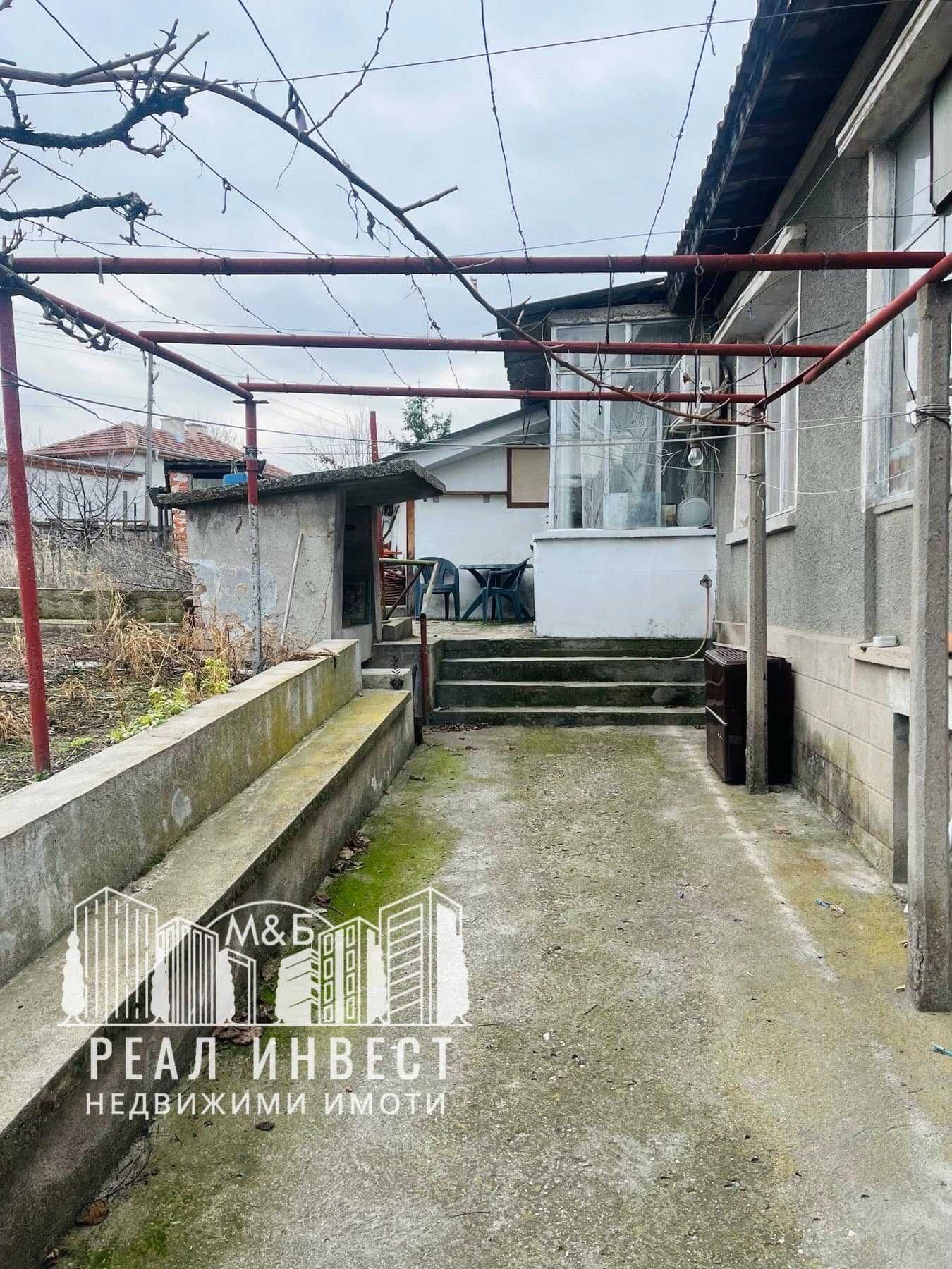 Продавам къща в с. Крум