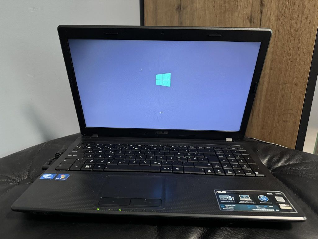 перфектен лаптоп asus