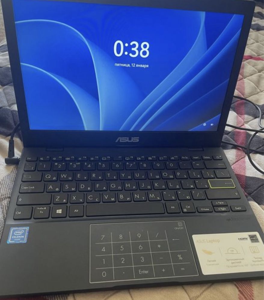 Asus e MA 210…………..