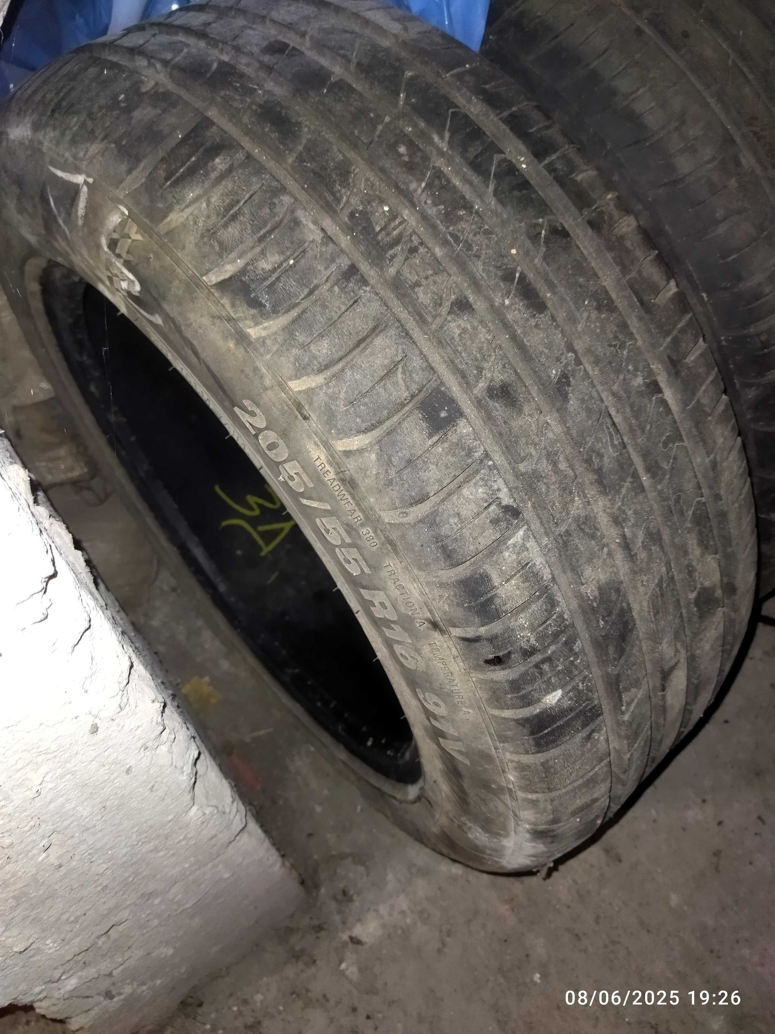 Продавам гуми 4 броя 205/55/16 91V Kumho DOT 0615