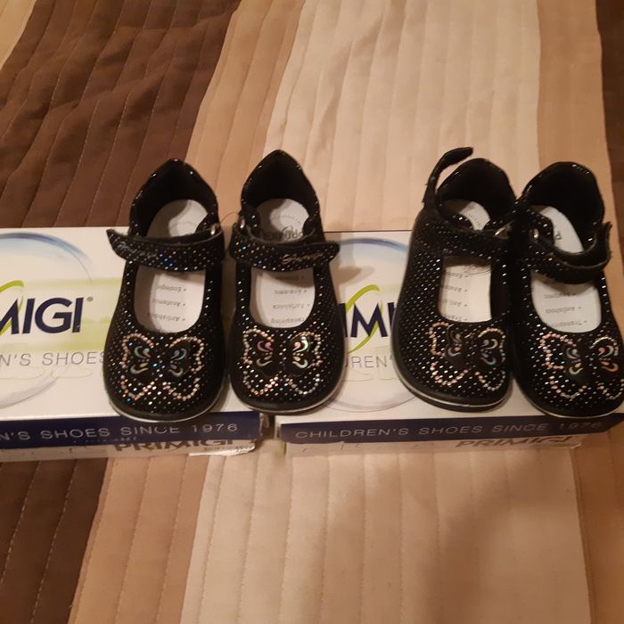 Pantofi PRIMIGI noi pt fetite, marimea 21. Foarte drăguți!