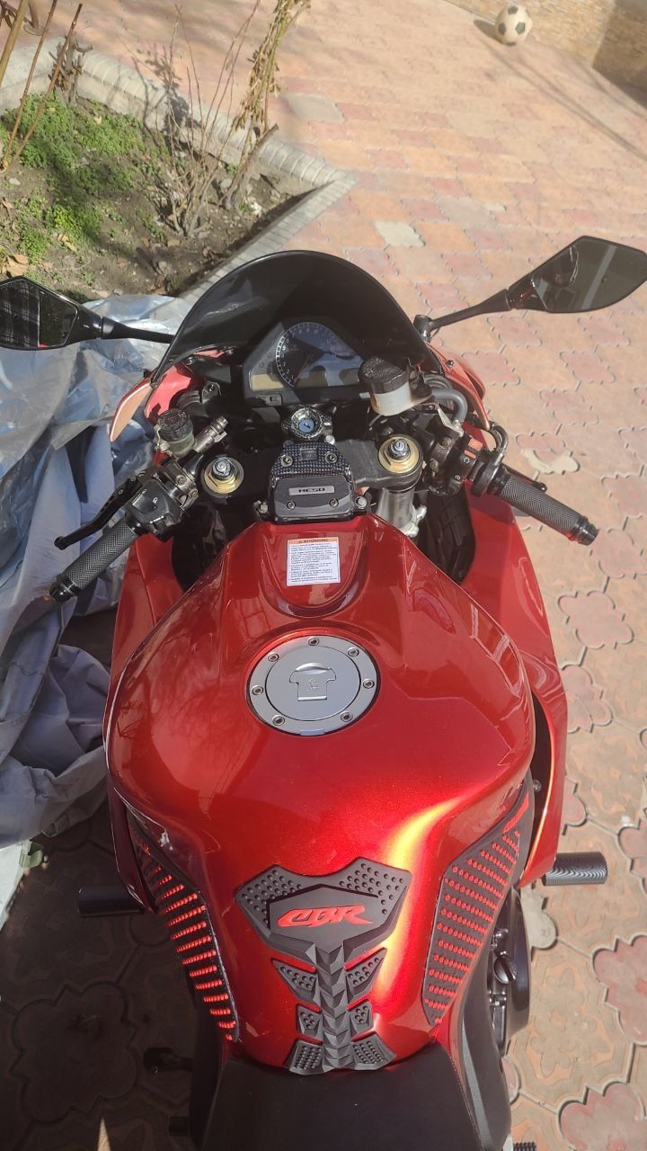 Продаю HONDA CBR-1000RR