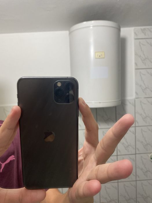 IPhone 11 pro max in stare foarte buna!