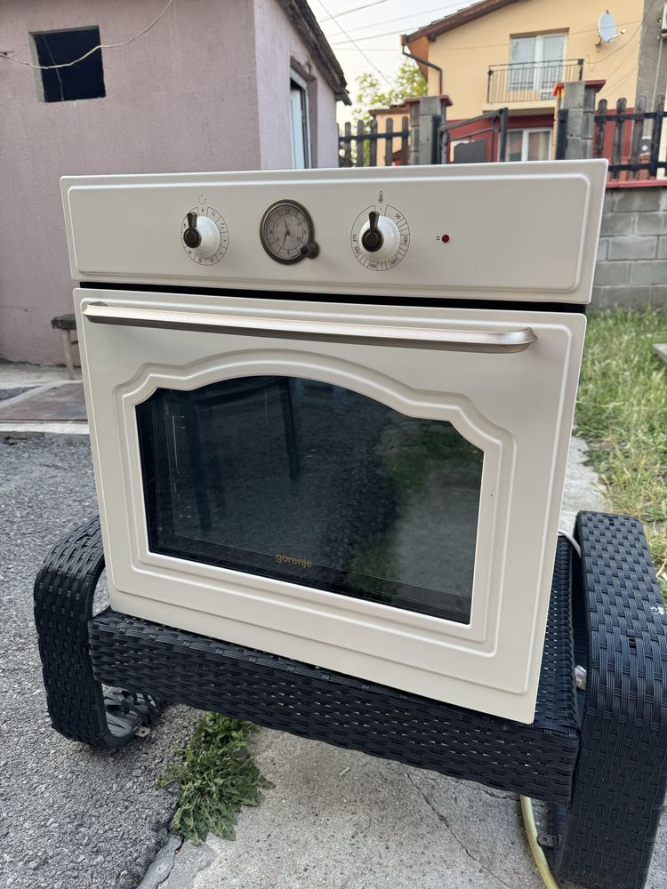 Фурна за вграждане на gorenje