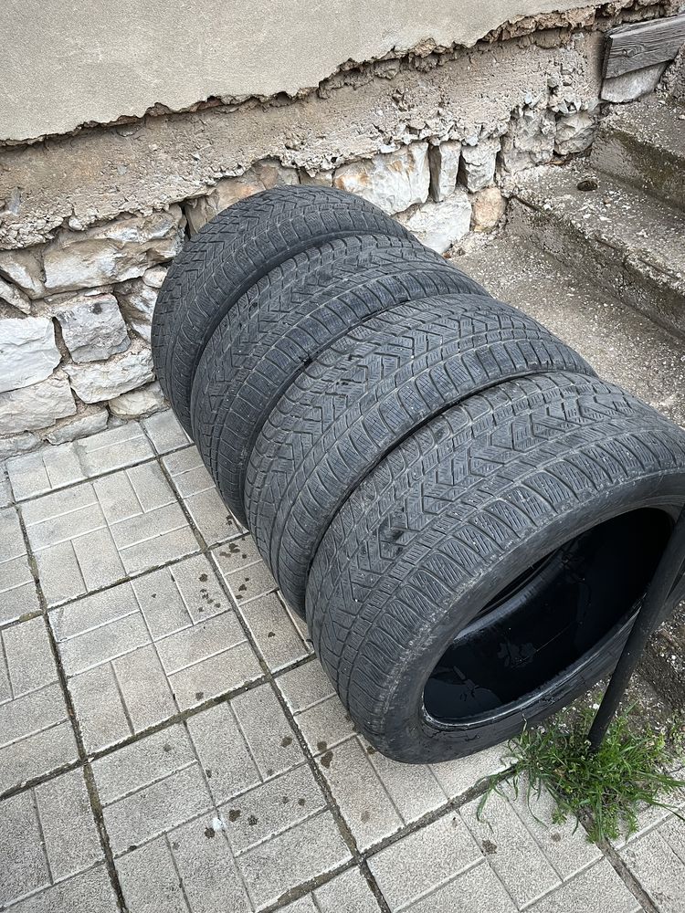 Гуми 285/45/21  4бр