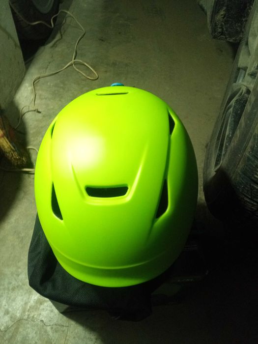 детска ски каска/52-56см/-40лв.