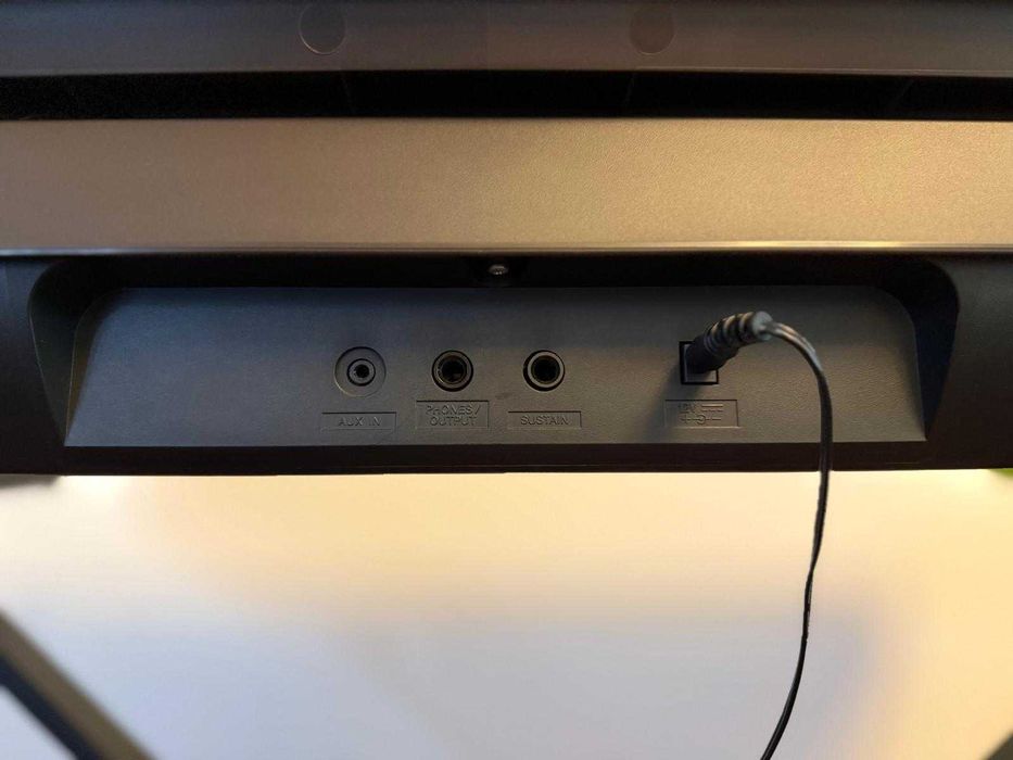 Pian digital portabil PSR-E360