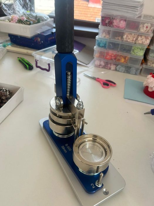 B-500/59 машина за кръгли значки/баджове/магнити Ø59