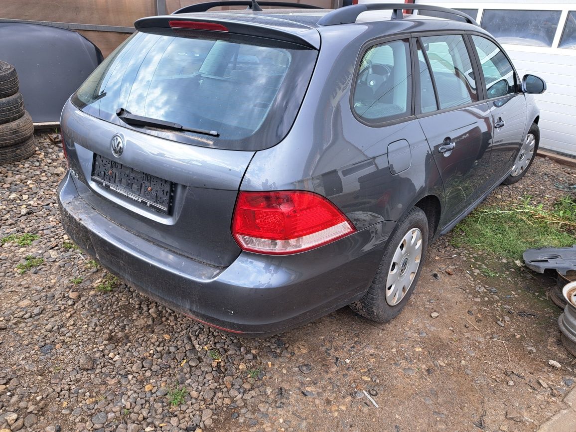 Piese/Dezmembrez VW Golf 5 Variant 1.6i-8v Tip BSE cutia Automatic