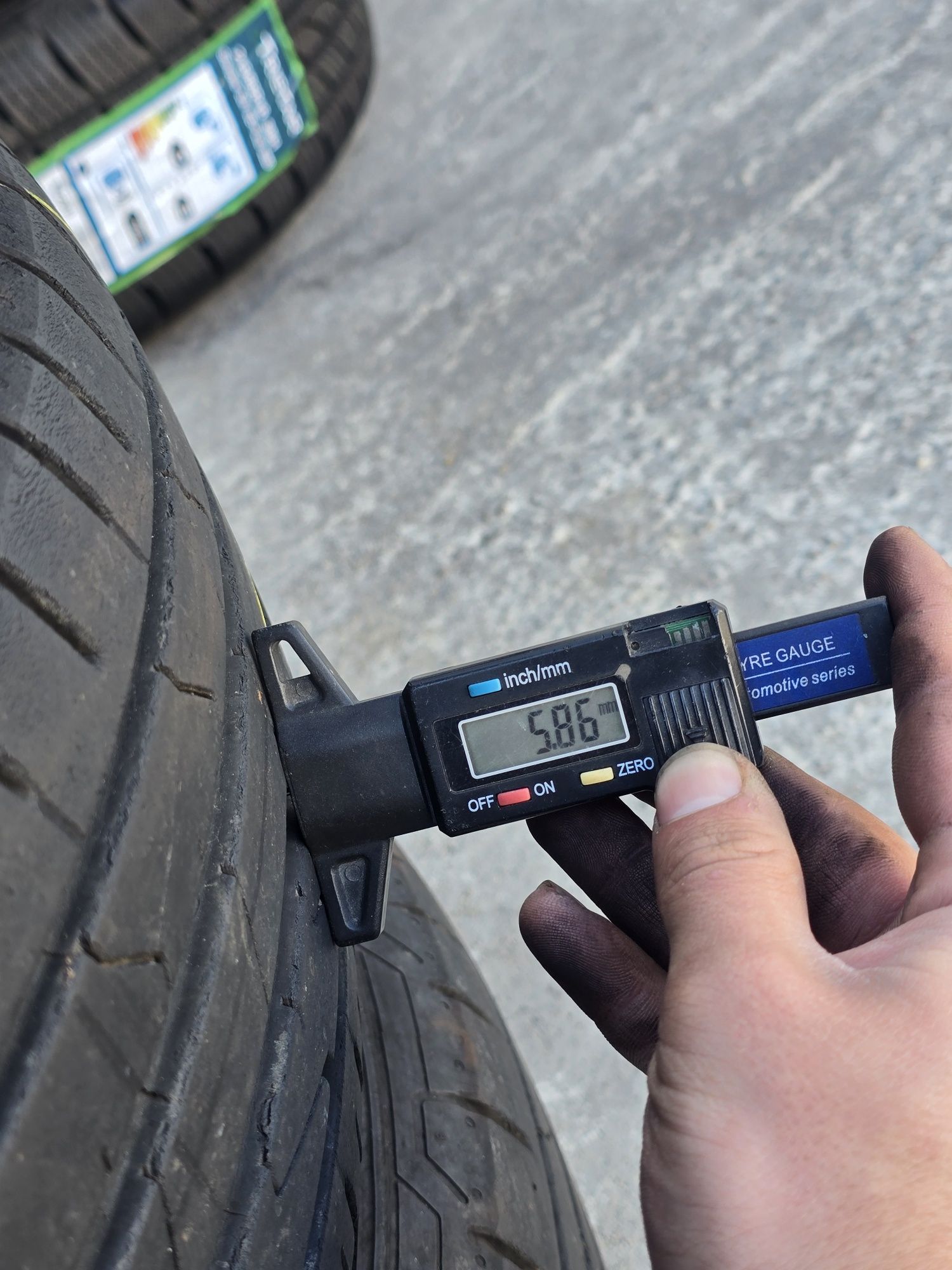 4 Броя 205/60/16 Hankook 2x6,8mm 2x5,8mm