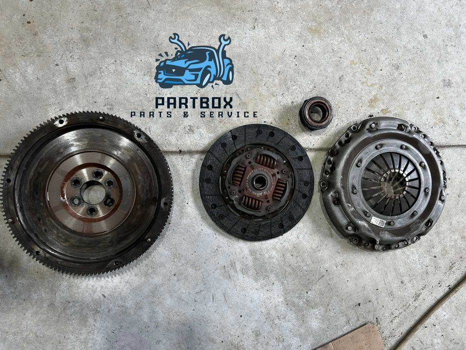 Комплект съединител с твърд маховик VW Golf VI 2012