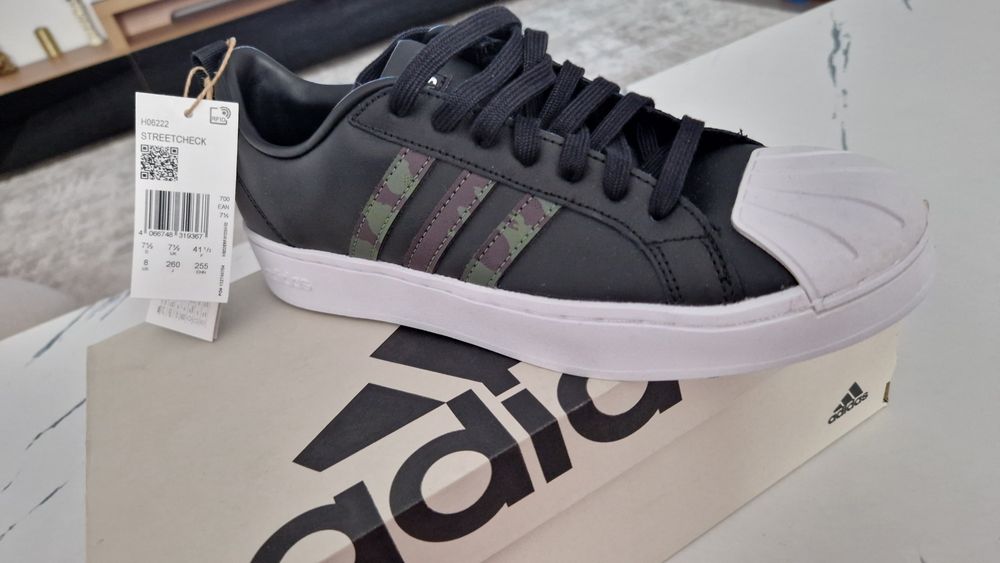 Adidas negri noi !!! Mărimea 41 jumătate