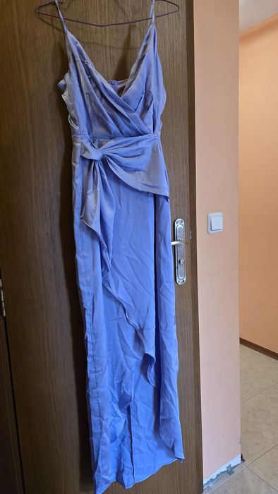 Елегантна лилава рокля