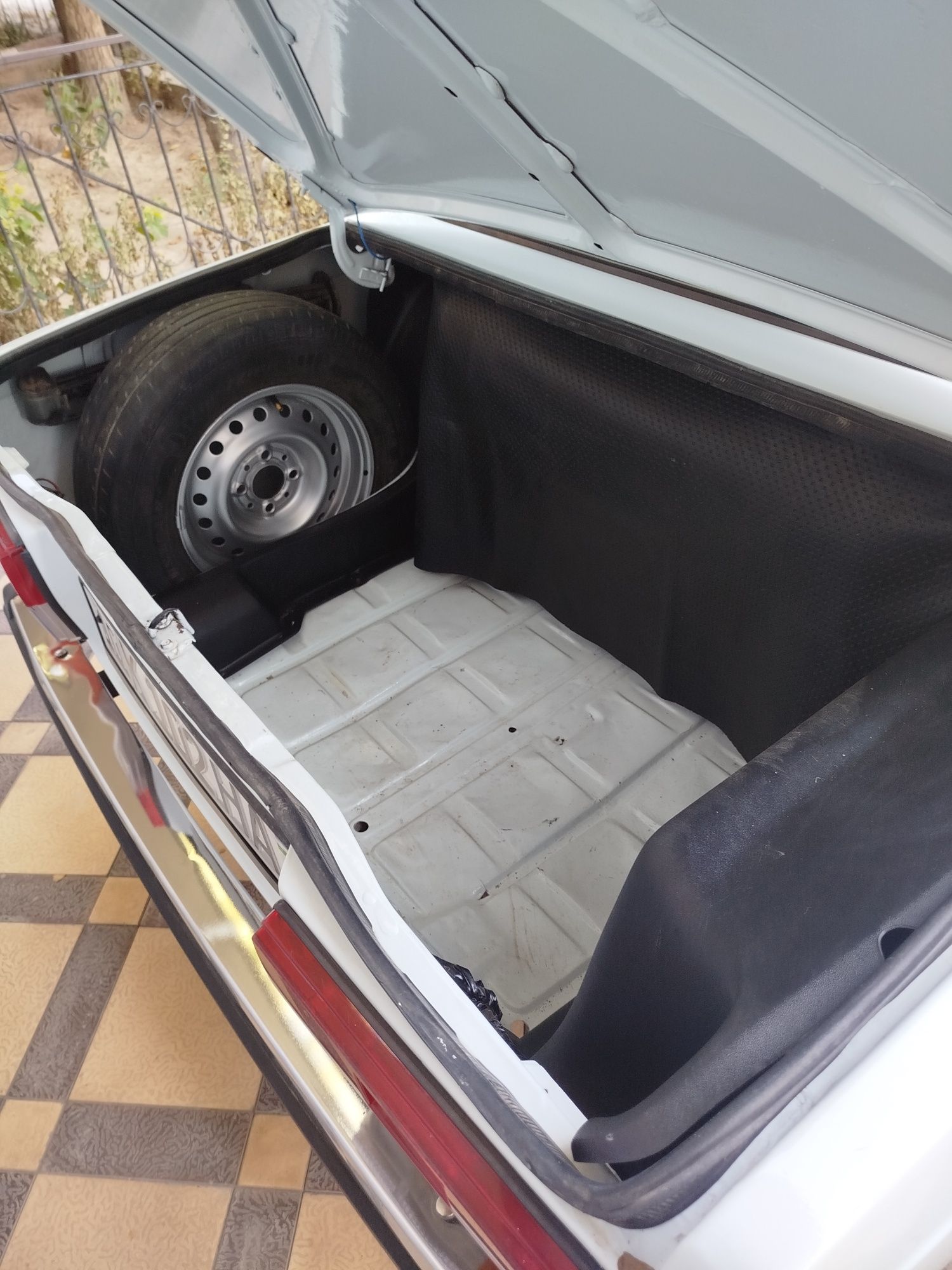 Vaz 2107 sotiladi