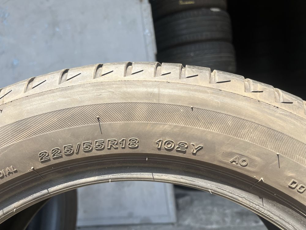 2 бр. летни гуми 225/55/18 Bridgestone AO DOT 0522 5 mm