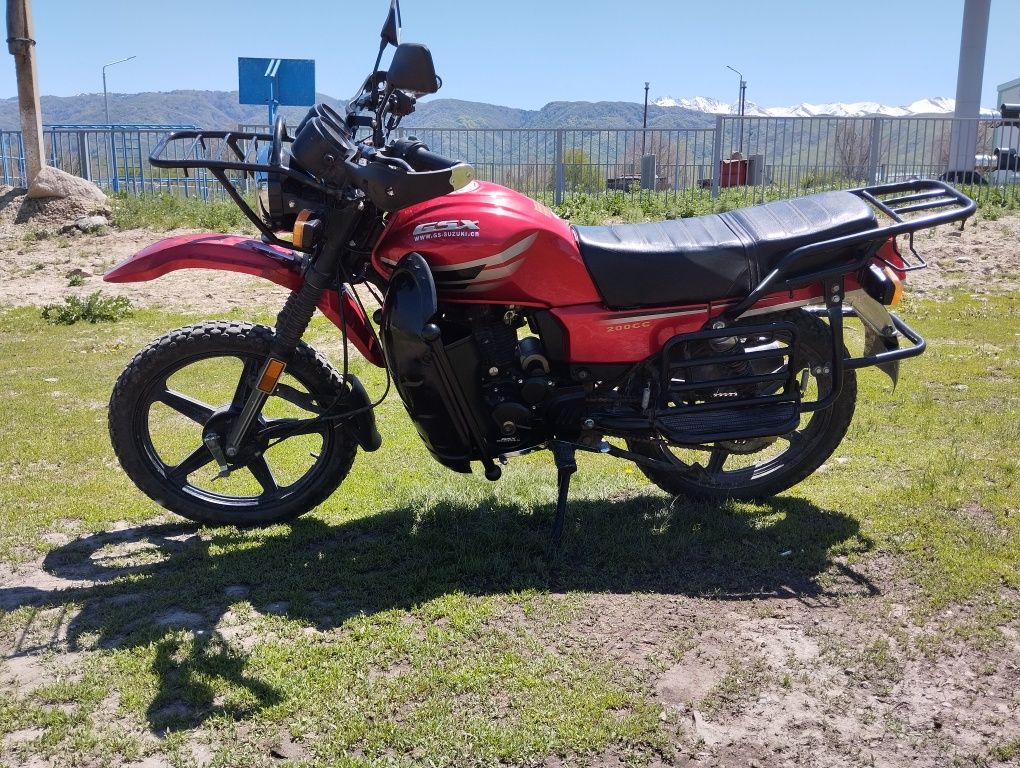 Сузуки GSX 200 кубов