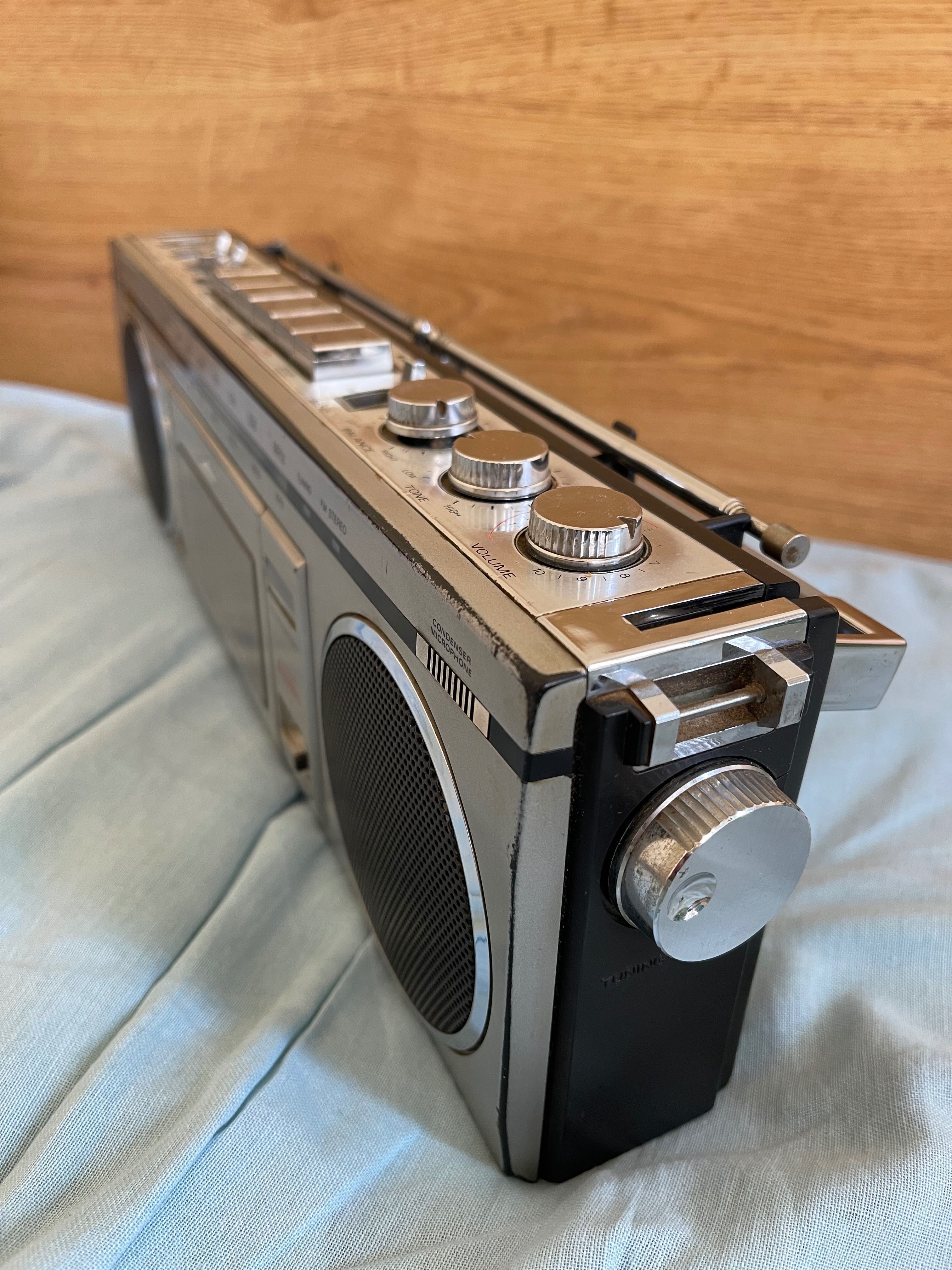 Sanyo M7700F Japan mini boombox