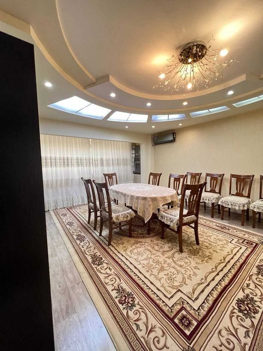 Юнусабад 3, 4/1/4 Продаётся квартира первая линия французская планиров