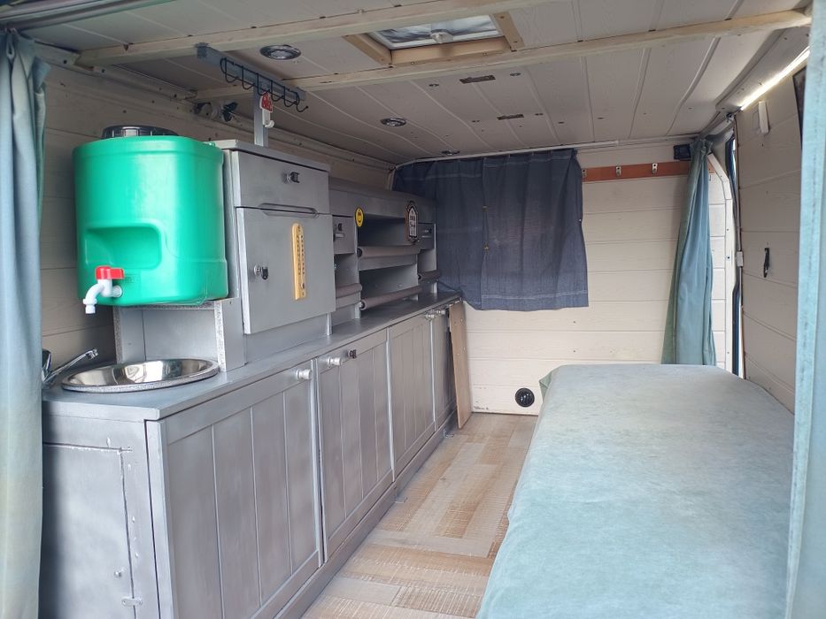 Vând Ford Transit Camper