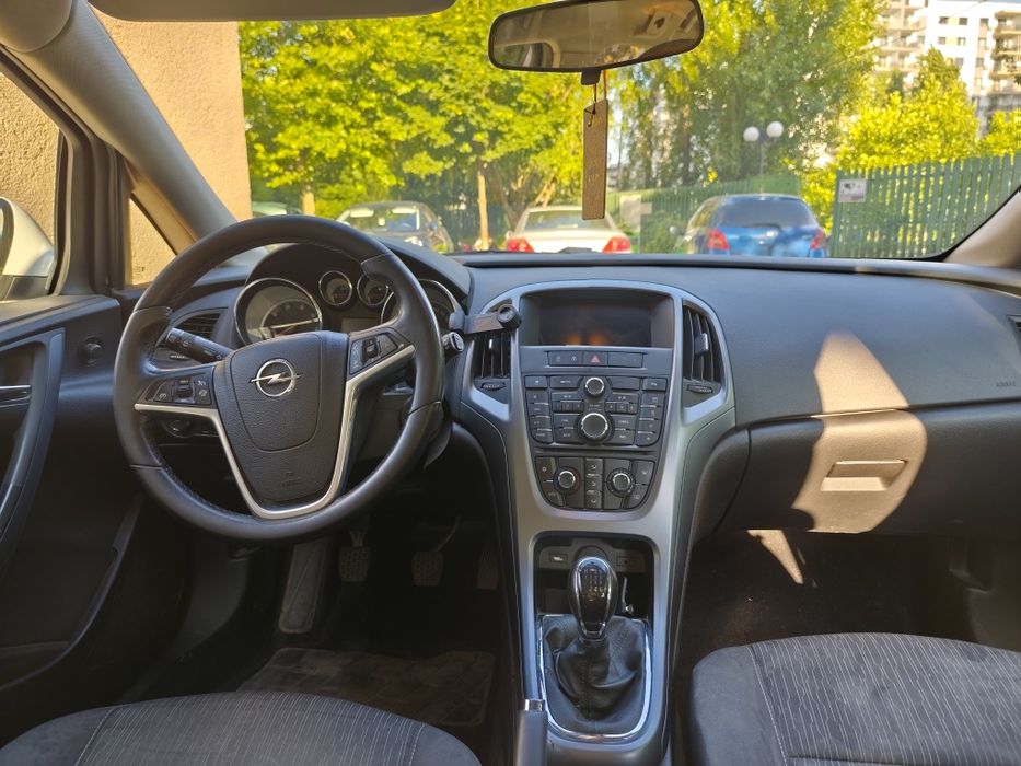 Opel Astra j 1.6, 2016