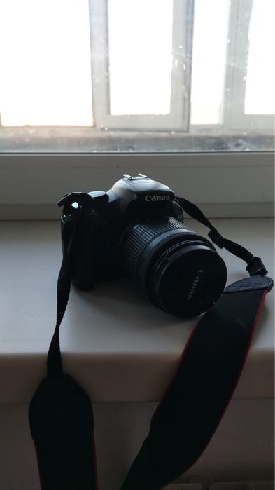Фотоаппарат canon 1100D
