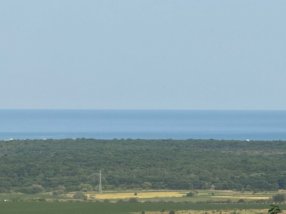 Парцел с морска панорама –  където тялото почива, а душата се усмихва