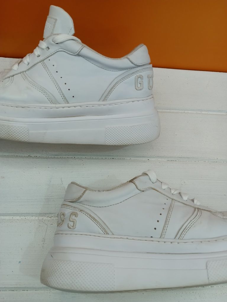 Guess платформа сникърси N 40 - 29 лв