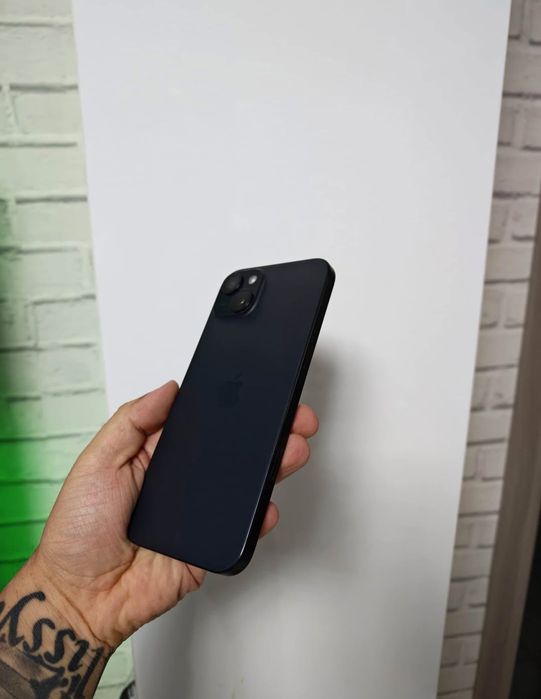 Vând iPhone 15 plus