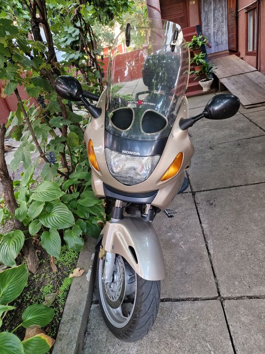 Honda Deauville NT650V