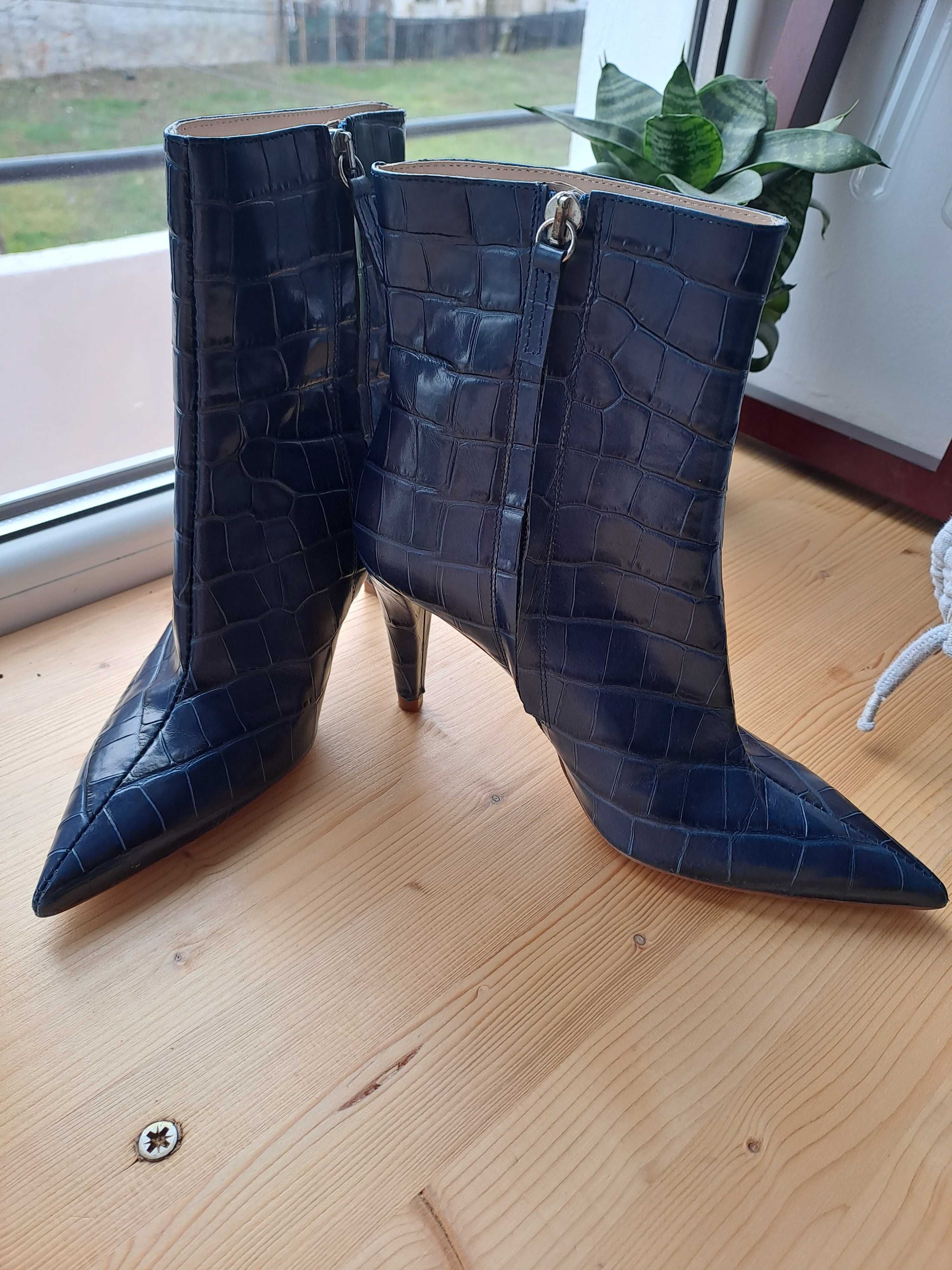 Cizmulite/ botine Zara, piele , noi, 37.