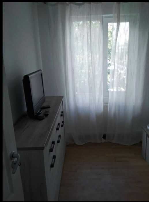 Inchiriez apartament cu 2 camere onesti