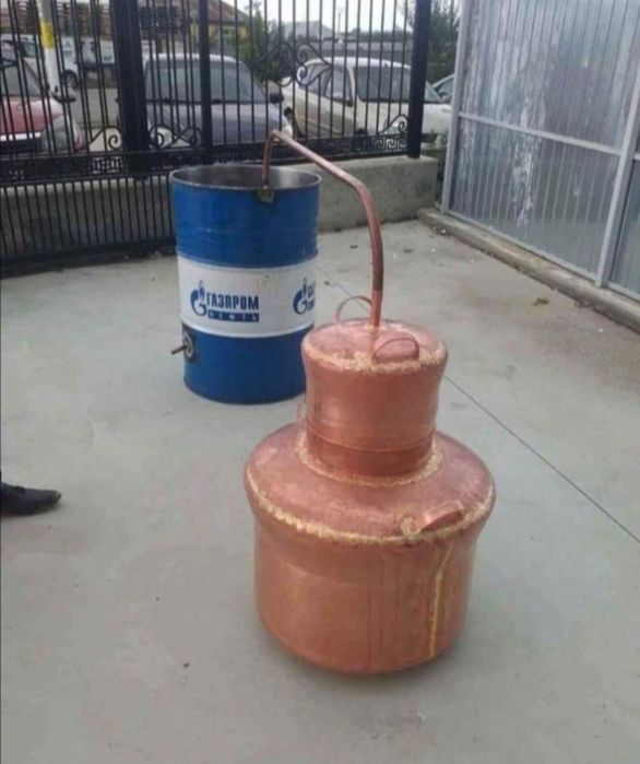 Vând un cazan de țuică din cupru alimentar capacitate de 100litri cu f