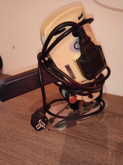 Машинка для резки ткани