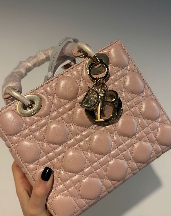 Дамска чанта бебешко розово (нова с кутия)