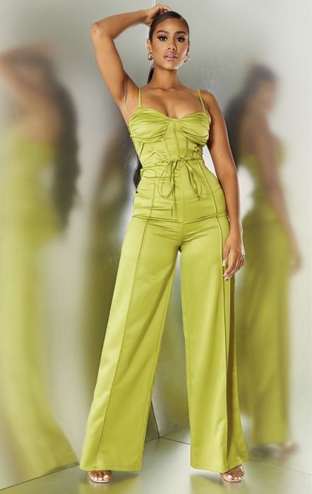 Оливковый комбинезон