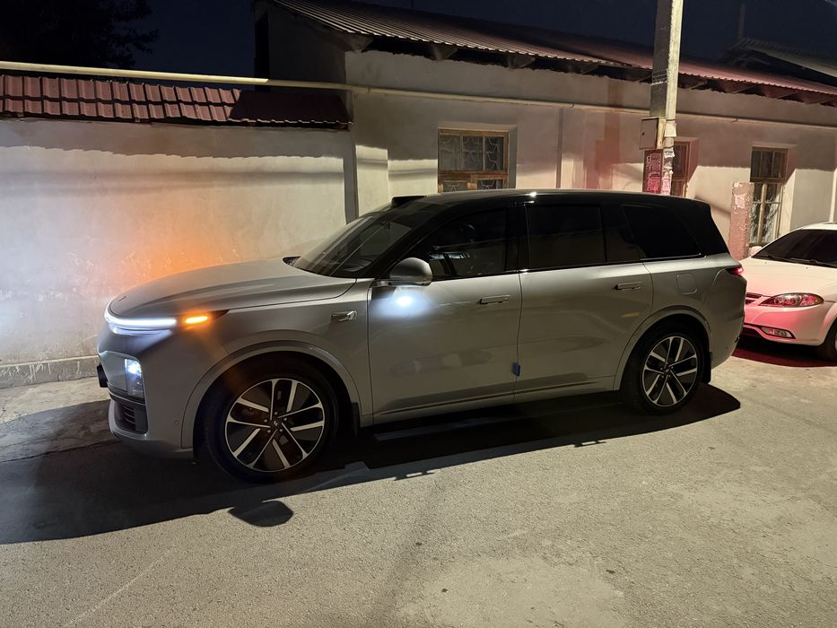 Li9 ultra pro max Gibrid. Probeg 14000 km yurgan.