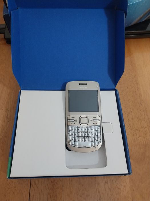 Абсолютно новый Nokia C3