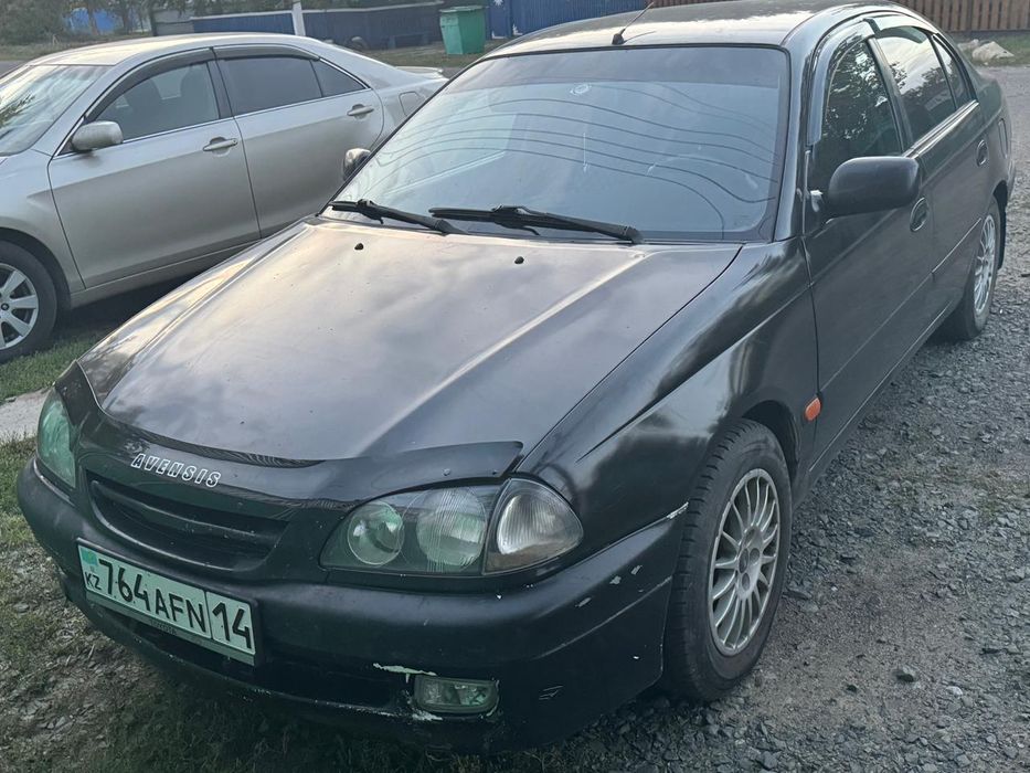 Продам машину тойота авенсис