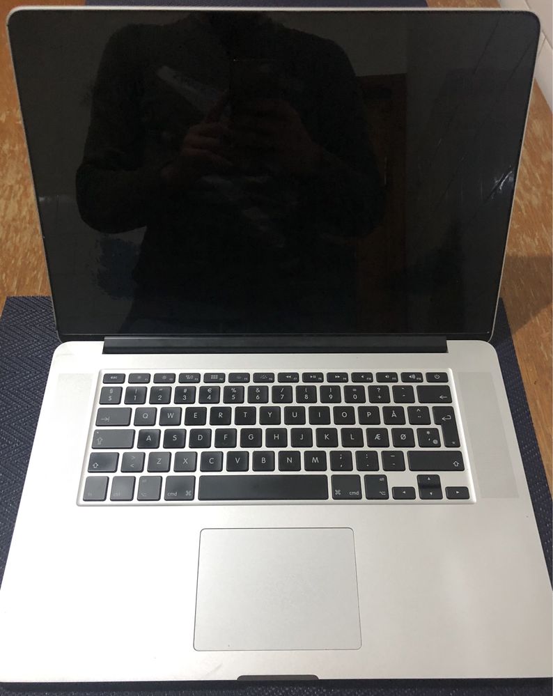 Macbook Pro (Retina 15 inch, 2014)