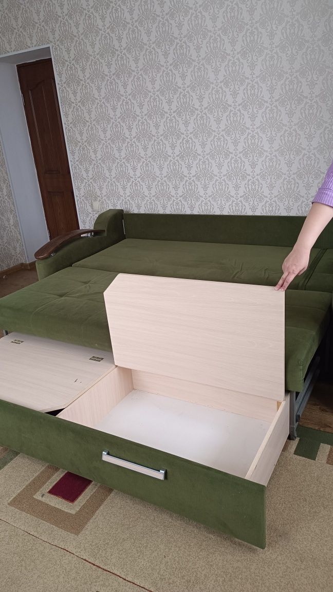 Диван-кровать Кing size+ в подарок шкаф и ковер