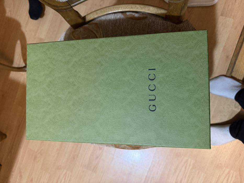 Vand perechie de gucci