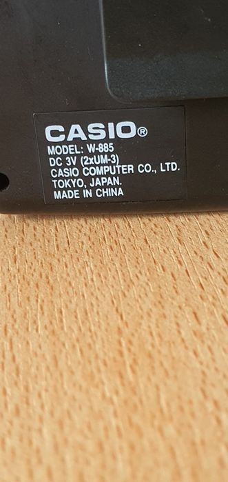 Vând walkman Casio W-885