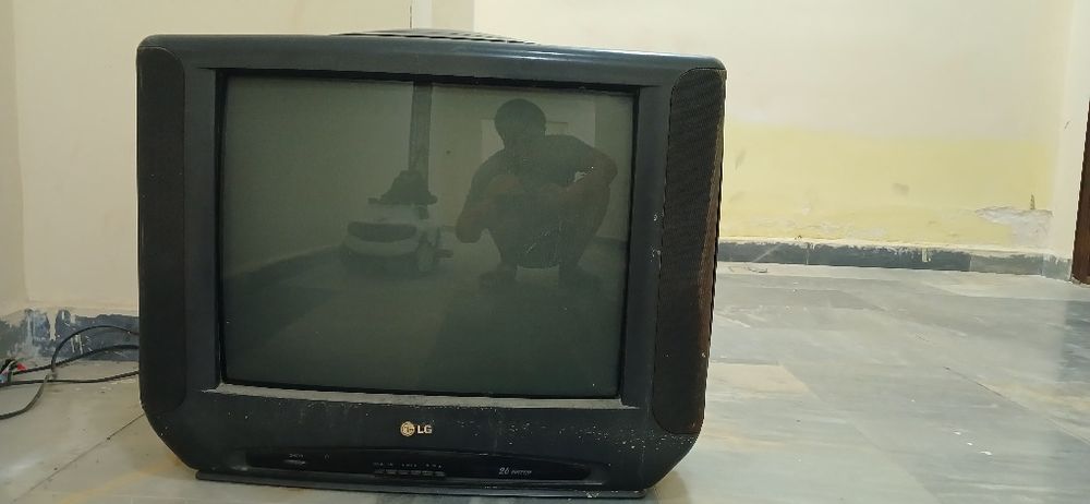 LG телевизори срочна сотилади! Холати яхши!